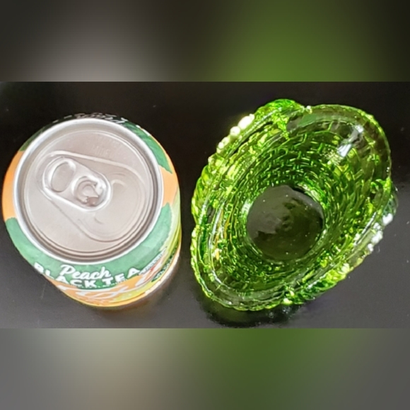 Vntg 4" Smith Glass 🥑 Green 2 Handle Basket - Picture 2 of 9